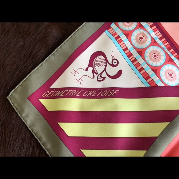Hermès "GEOMETRIE CRETOISE" silk twill scarf - Picture 4 of 7